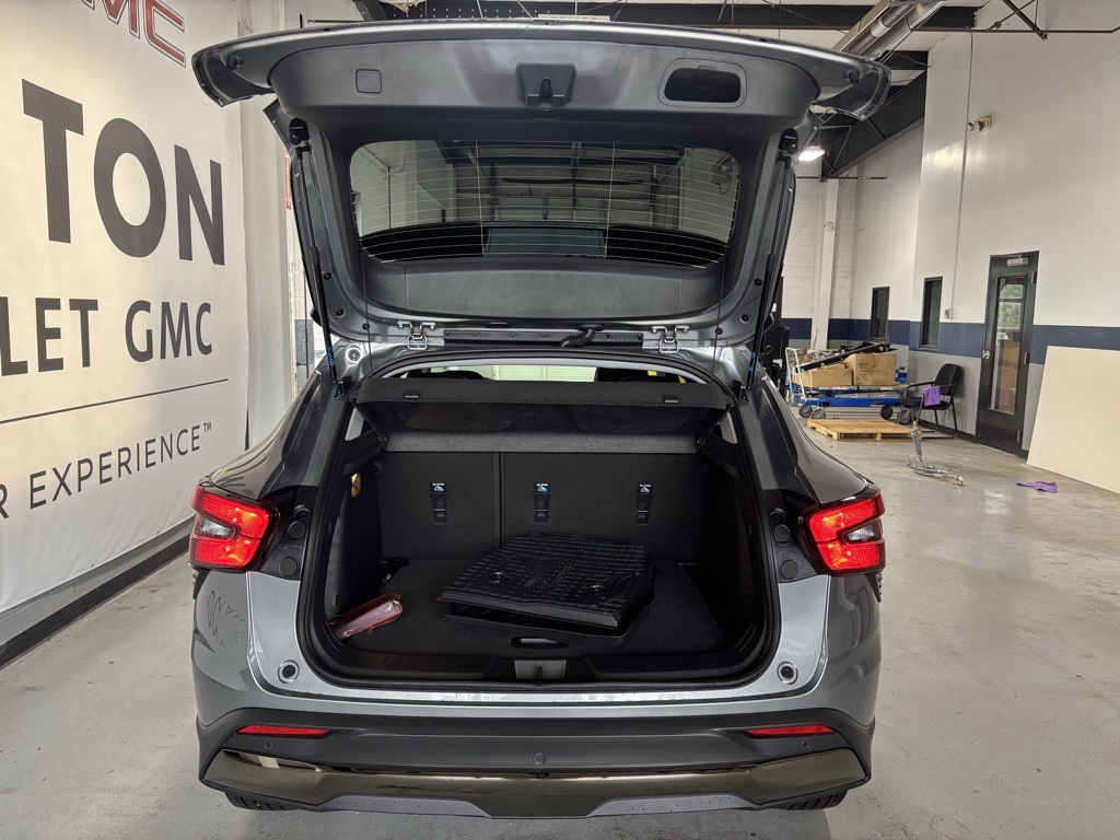 new 2025 Chevrolet Trax car, priced at $25,498
