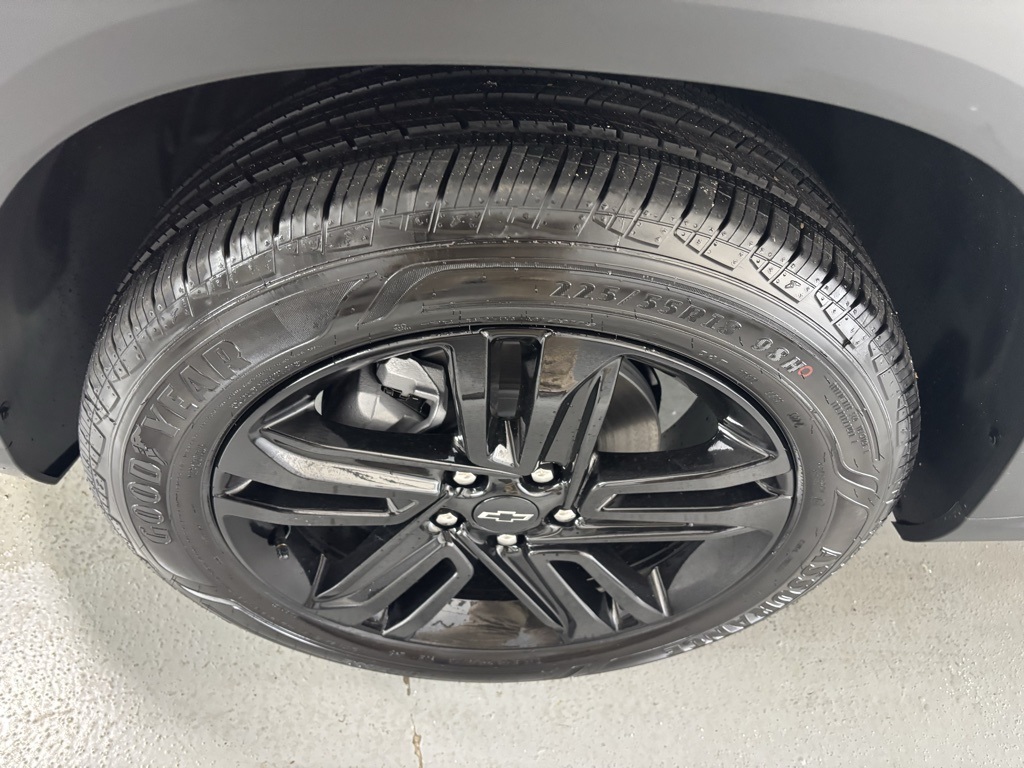 new 2025 Chevrolet Trax car, priced at $25,498