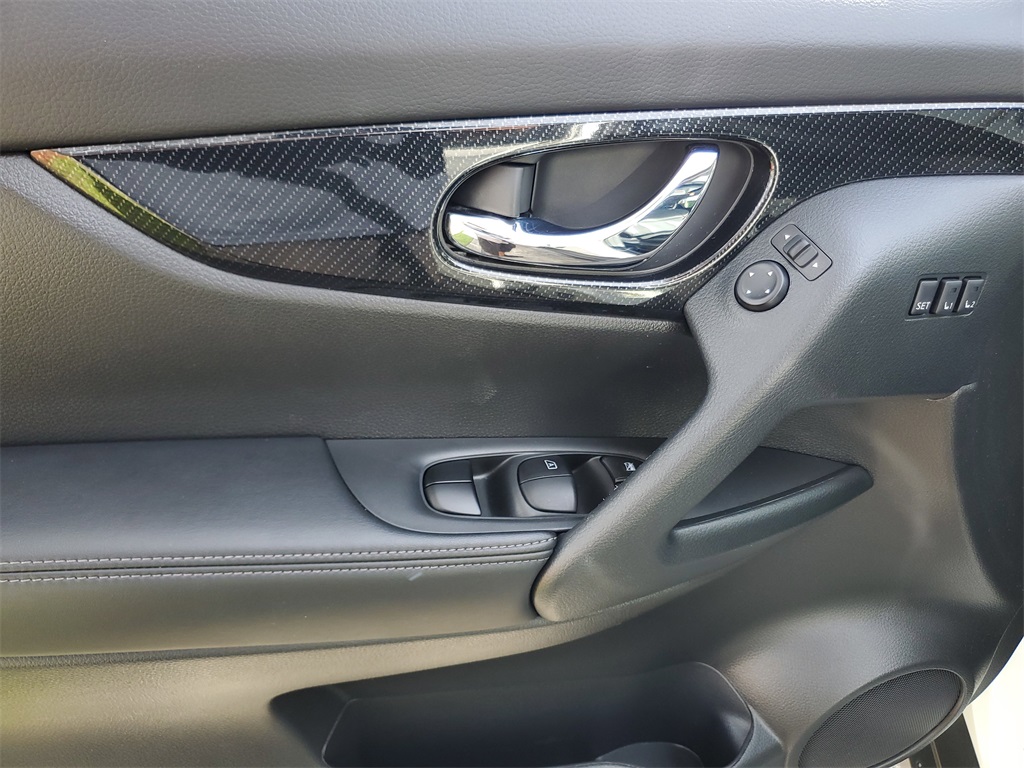 used 2020 Nissan Rogue car, priced at $18,895