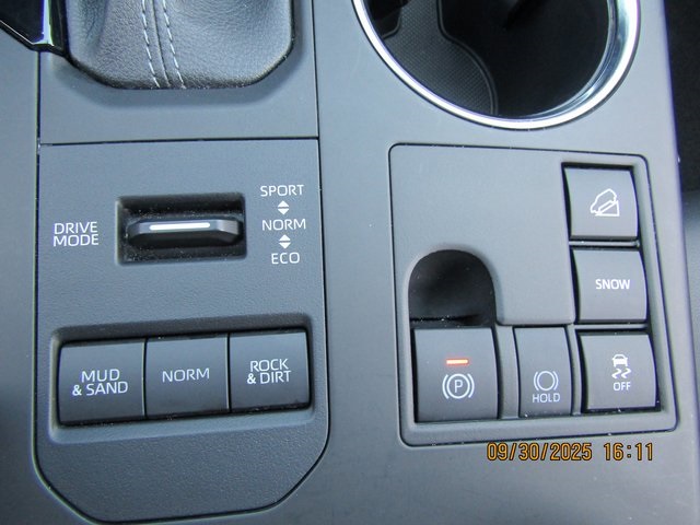 used 2023 Toyota Highlander car, priced at $39,399