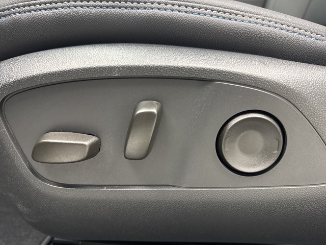 used 2025 Chevrolet Equinox EV car, priced at $31,988