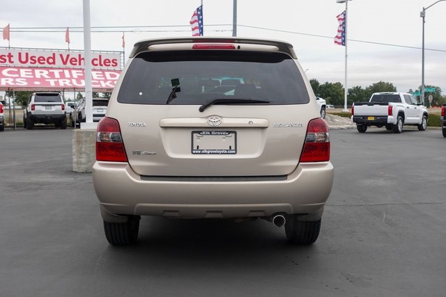 used 2007 Toyota Highlander car, priced at $9,000