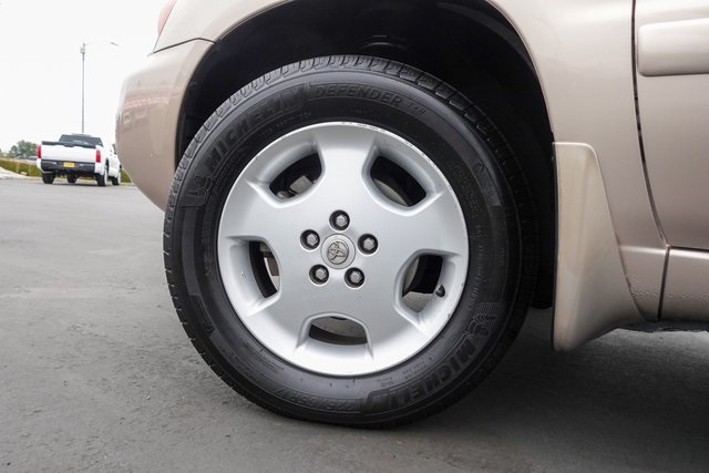 used 2007 Toyota Highlander car, priced at $9,000