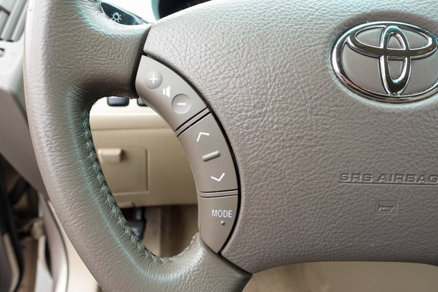 used 2007 Toyota Highlander car, priced at $9,000