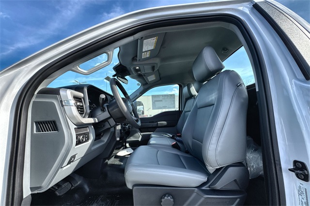 new 2025 Ford F-550SD car, priced at $76,400