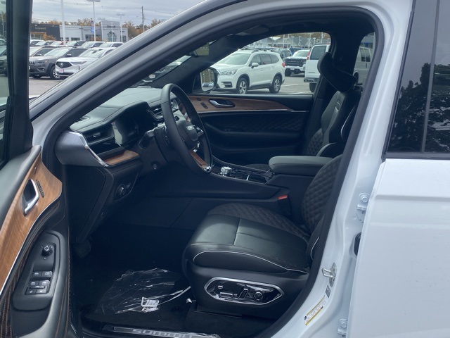 new 2025 Jeep Grand Cherokee L car, priced at $63,236