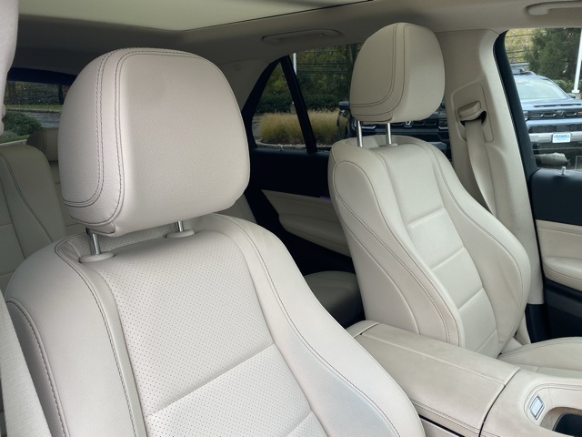 used 2022 Mercedes-Benz GLE car, priced at $44,895