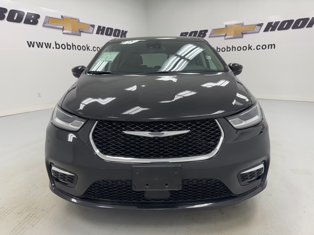 used 2023 Chrysler Pacifica car, priced at $24,936