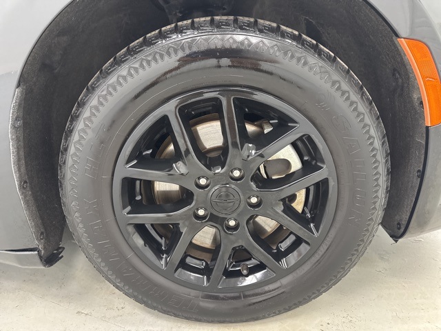 used 2023 Chrysler Pacifica car, priced at $24,936