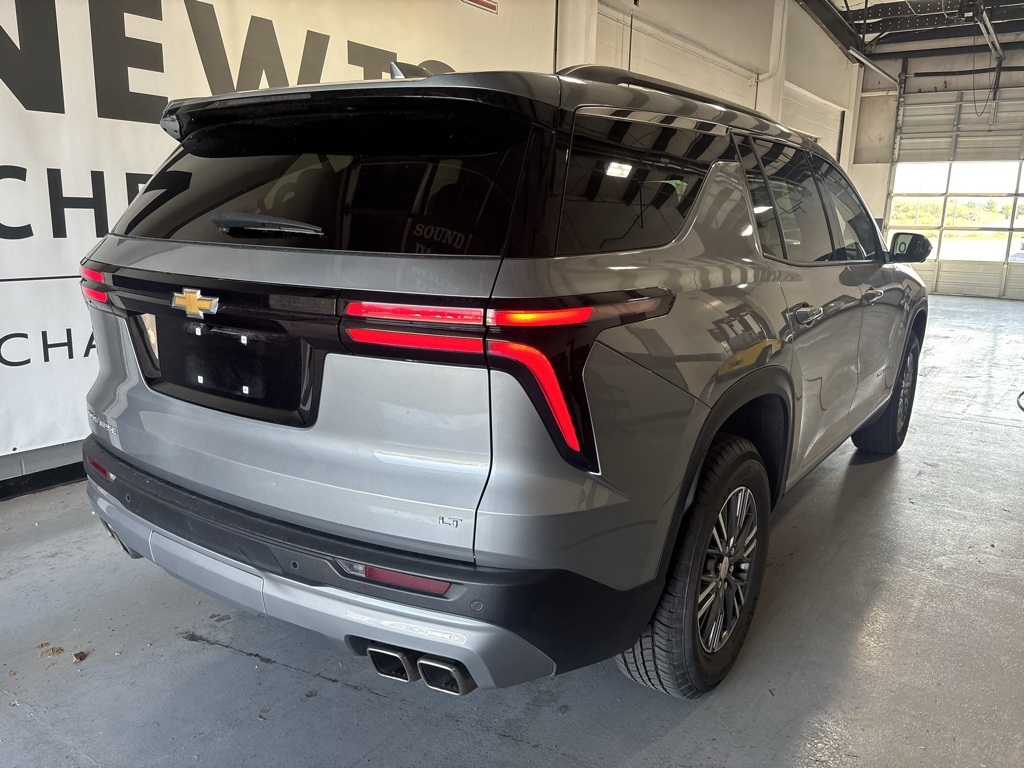 used 2024 Chevrolet Traverse car, priced at $37,842