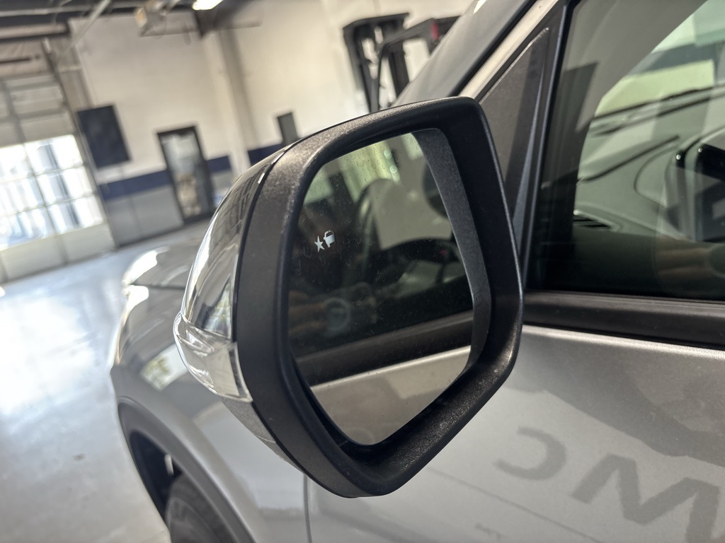 used 2024 Chevrolet Traverse car, priced at $37,842