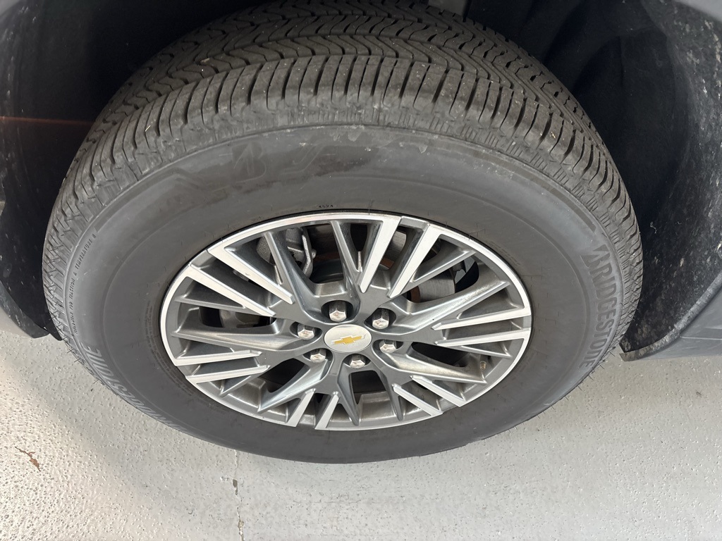 used 2024 Chevrolet Traverse car, priced at $37,842
