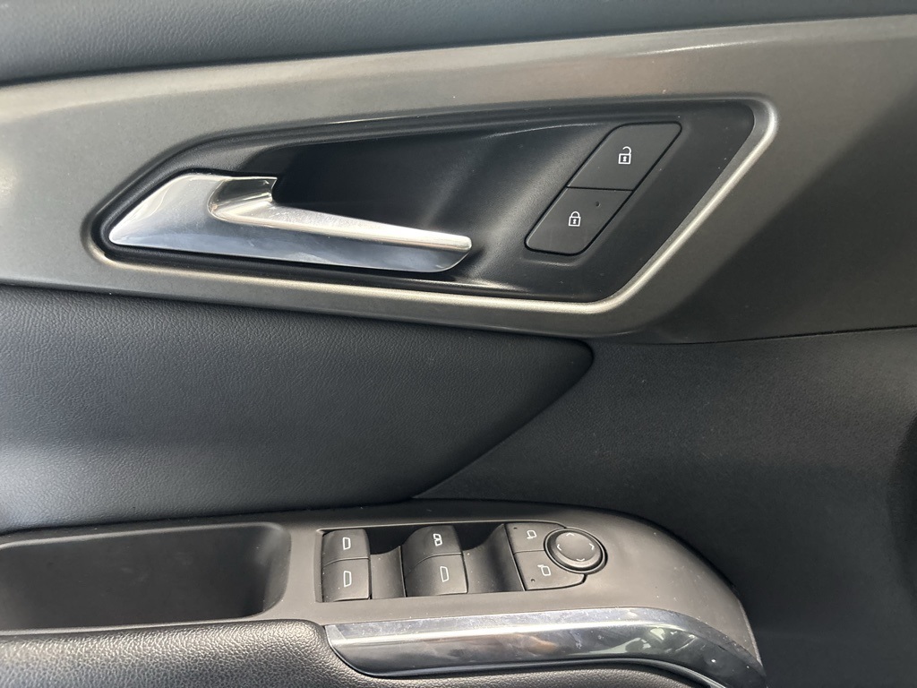 used 2024 Chevrolet Traverse car, priced at $37,842