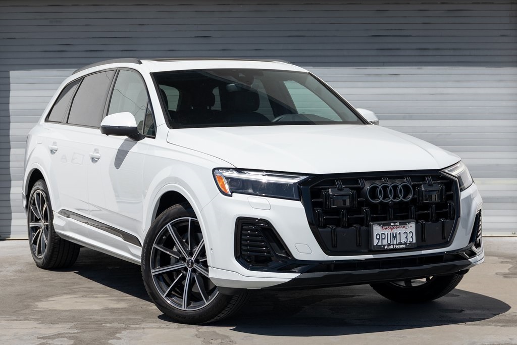 used 2025 Audi Q7 car, priced at $55,777