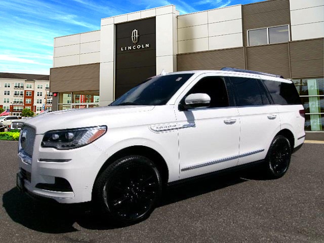 used 2024 Lincoln Navigator car, priced at $78,918