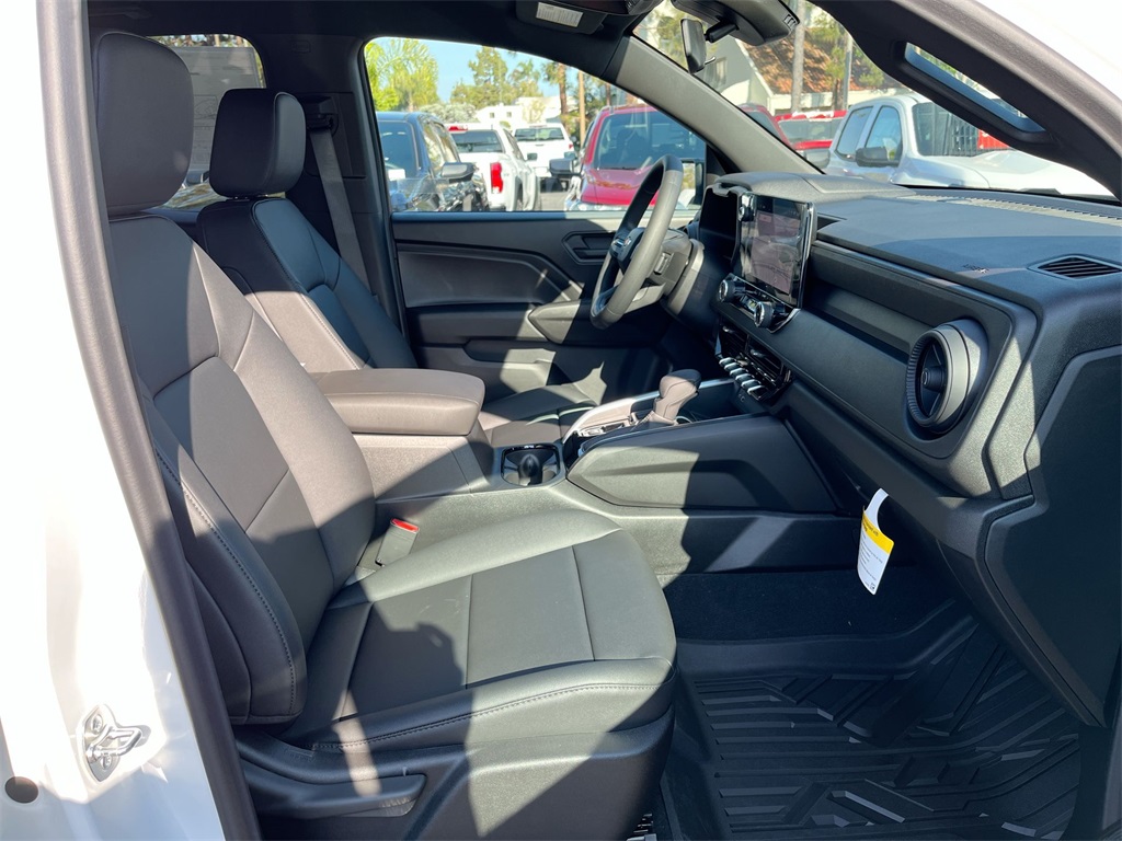 new 2025 Chevrolet Colorado car, priced at $32,689