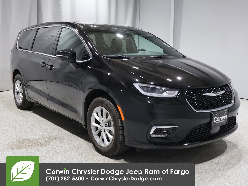 used 2025 Chrysler Pacifica car, priced at $42,000