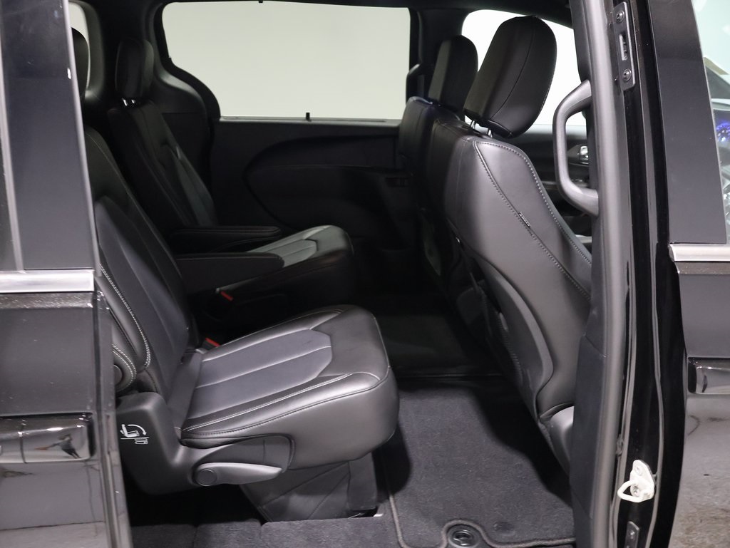 used 2025 Chrysler Pacifica car, priced at $42,000
