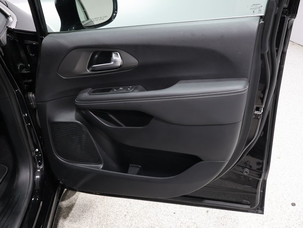 used 2025 Chrysler Pacifica car, priced at $42,000