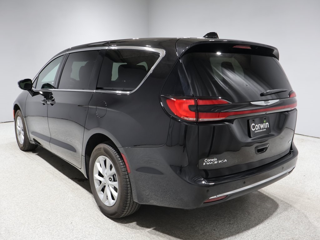 used 2025 Chrysler Pacifica car, priced at $42,000