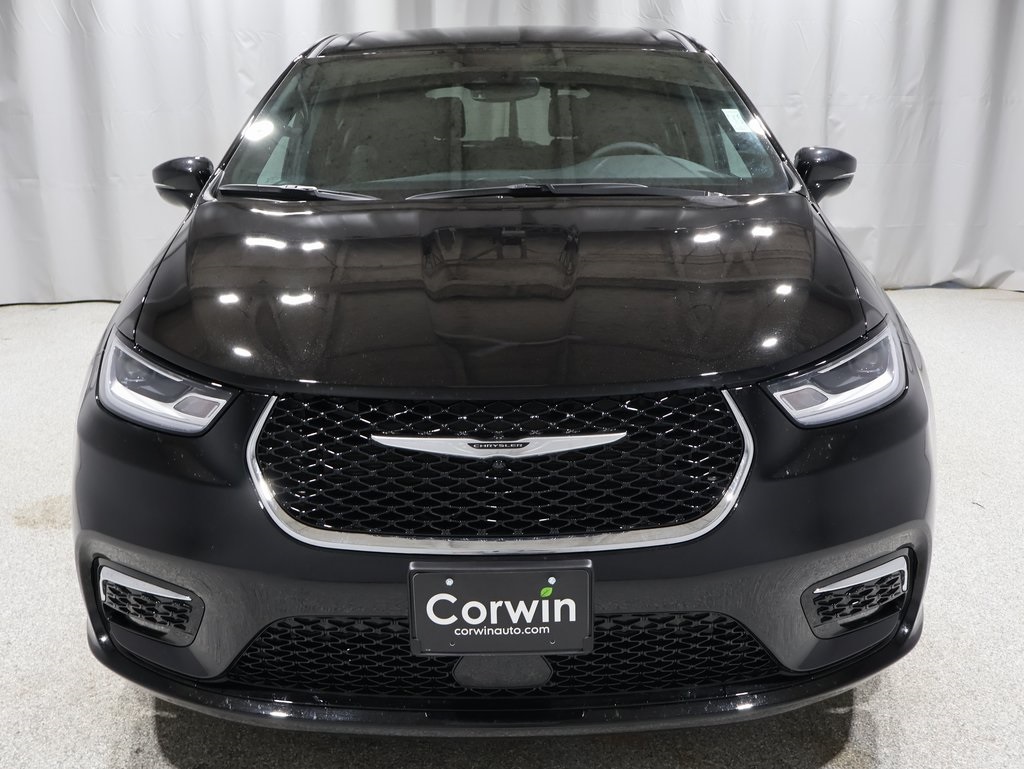 used 2025 Chrysler Pacifica car, priced at $42,000