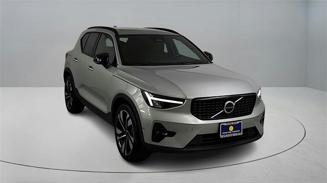 used 2023 Volvo XC40 car