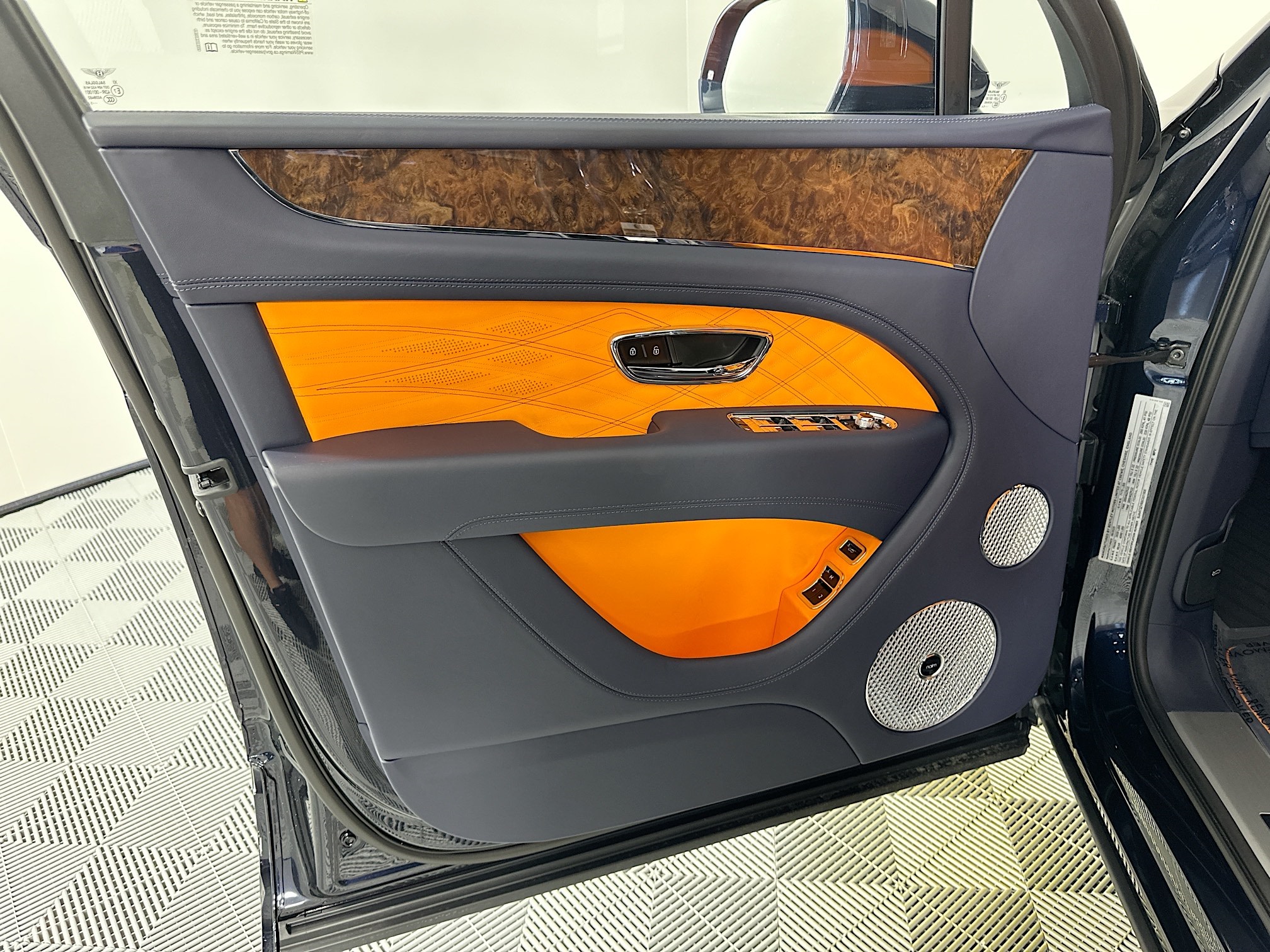 new 2025 Bentley Bentayga car