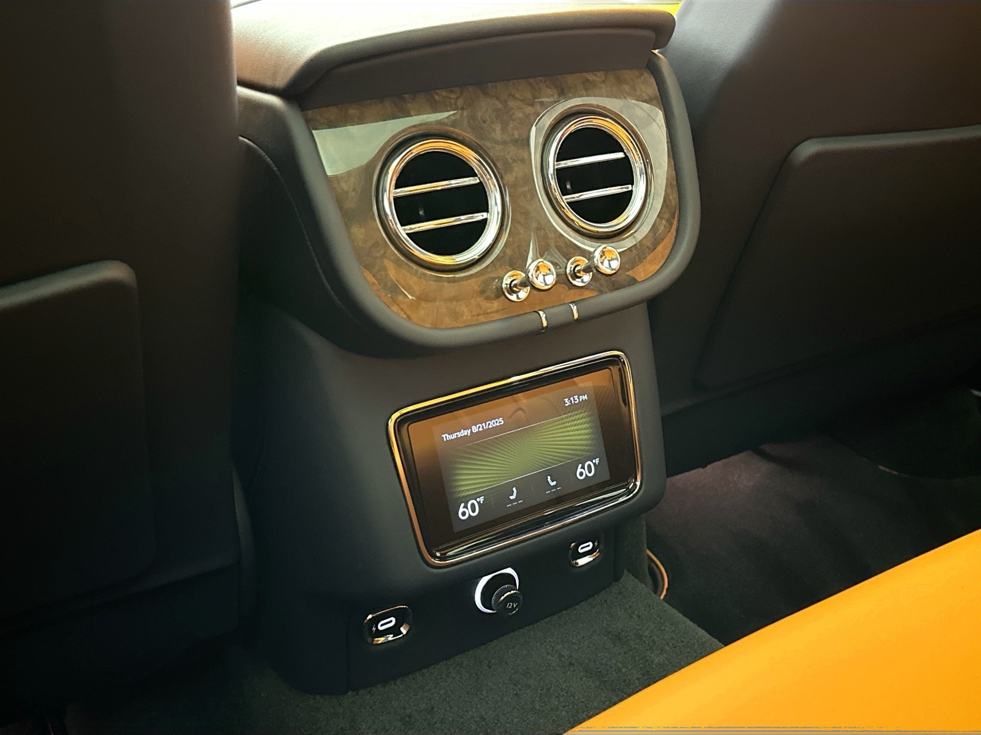 new 2025 Bentley Bentayga car