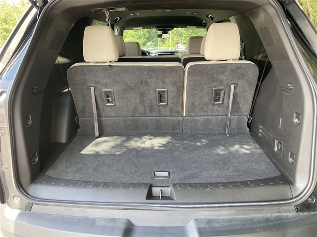 used 2022 Chevrolet Traverse car, priced at $28,816