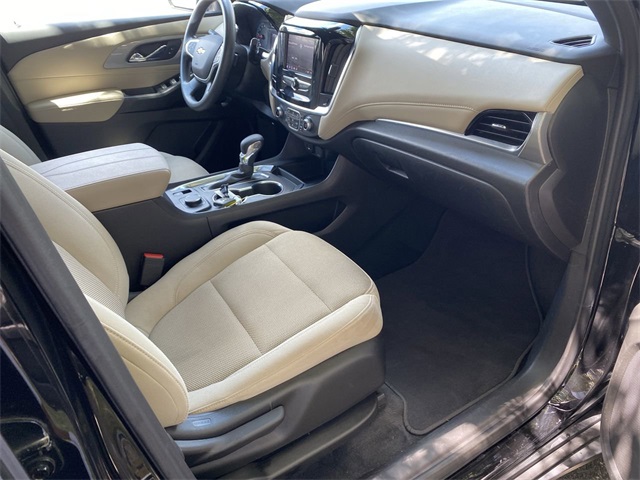 used 2022 Chevrolet Traverse car, priced at $28,816