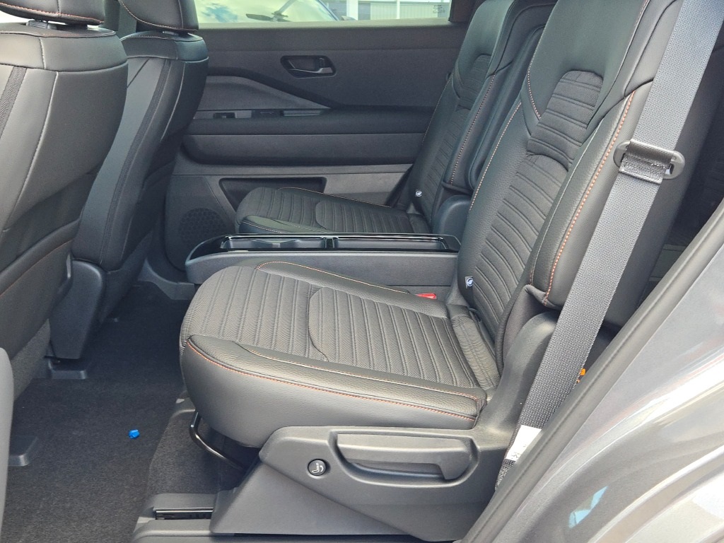 new 2025 Nissan Pathfinder car, priced at $46,595