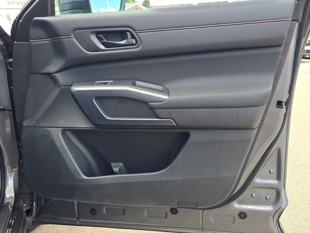 new 2025 Nissan Pathfinder car, priced at $46,595