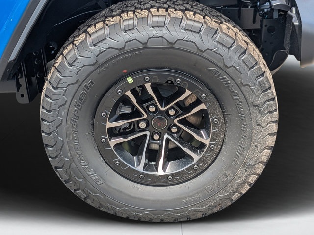 new 2025 Jeep Wrangler car, priced at $57,590