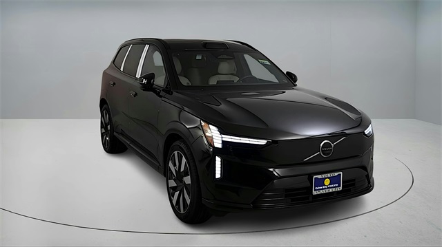new 2025 Volvo EX90 car, priced at $91,820