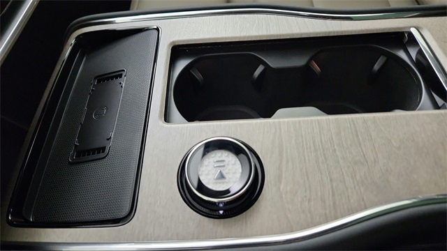 new 2025 Volvo EX90 car, priced at $91,820