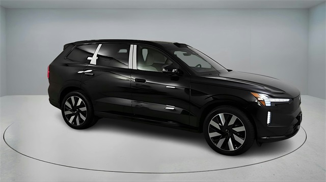 new 2025 Volvo EX90 car, priced at $91,820