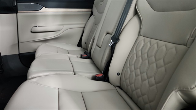 new 2025 Volvo EX90 car, priced at $91,820