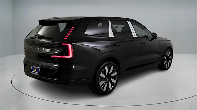 new 2025 Volvo EX90 car, priced at $91,820