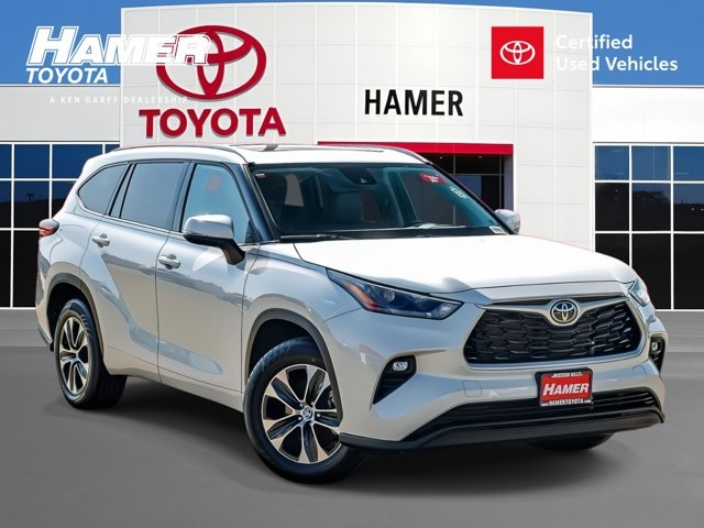 used 2022 Toyota Highlander car, priced at $36,855