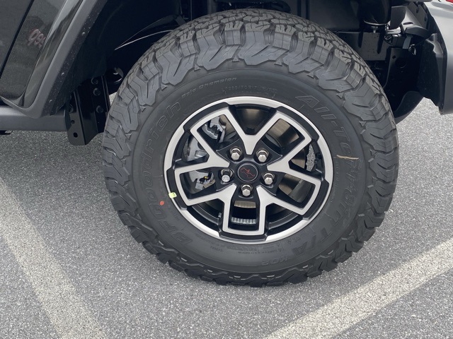 new 2025 Jeep Wrangler car, priced at $54,357