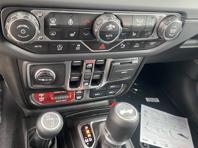 new 2025 Jeep Wrangler car, priced at $54,357