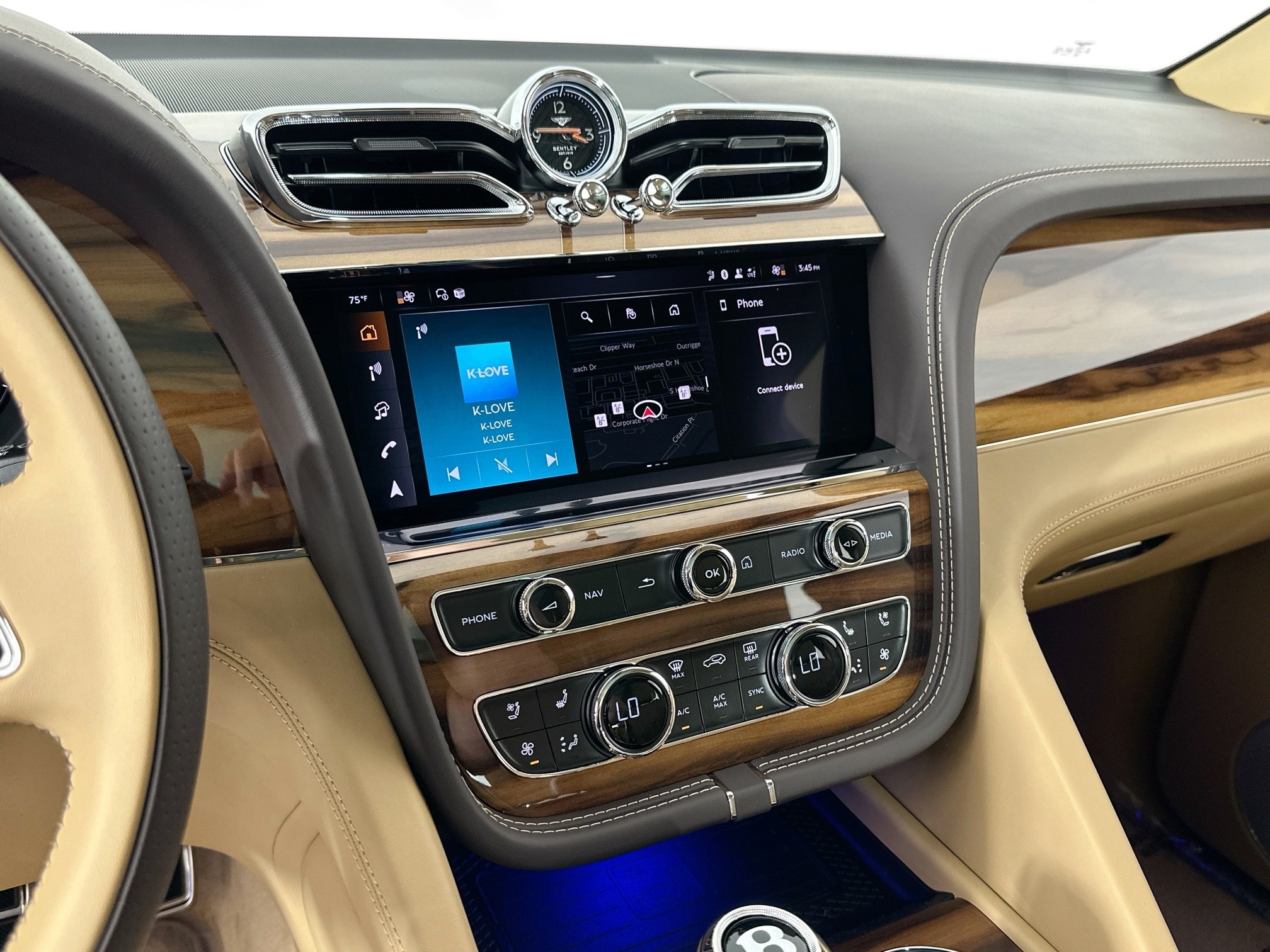 new 2025 Bentley Bentayga car