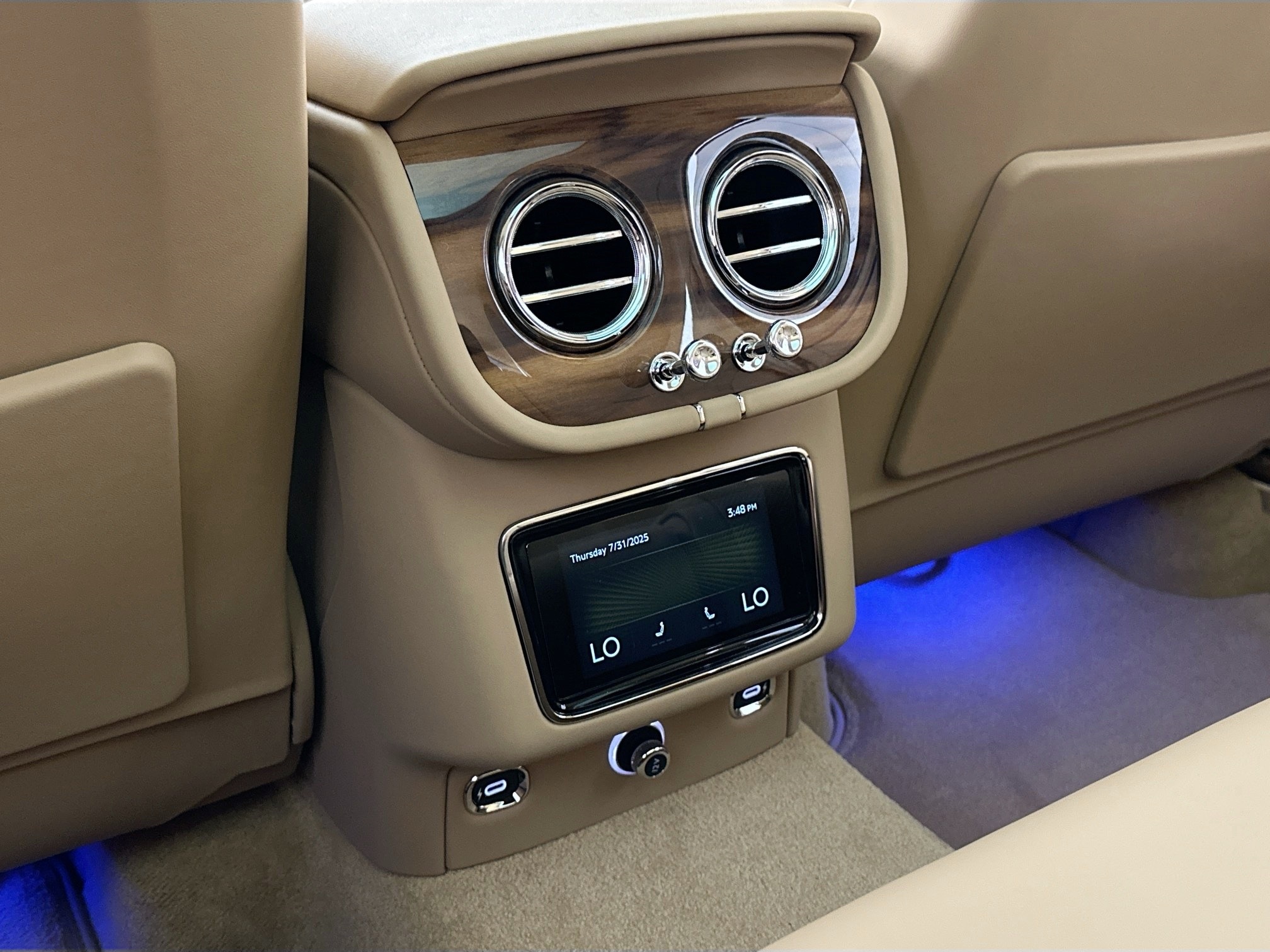 new 2025 Bentley Bentayga car