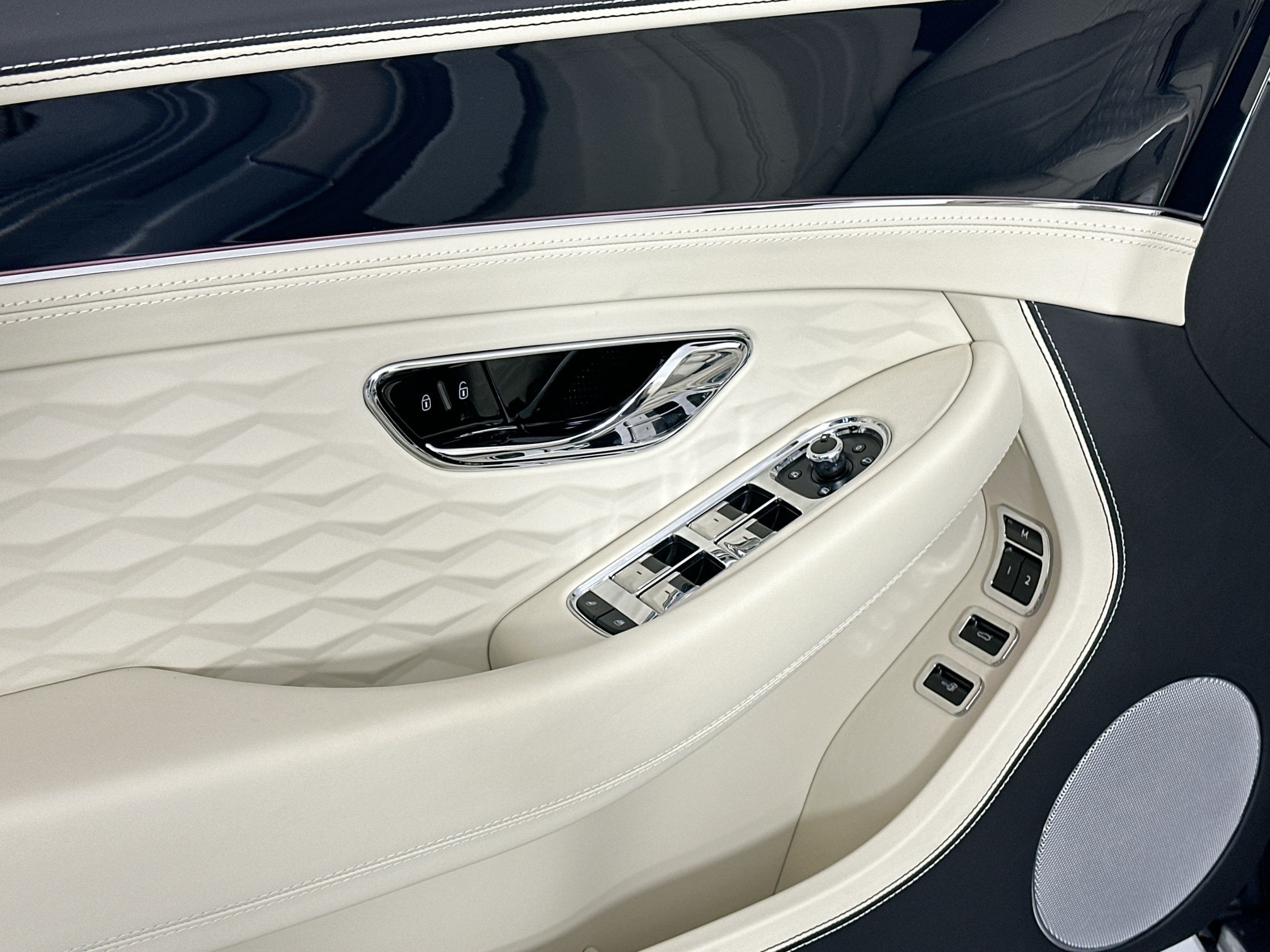 new 2025 Bentley Continental GTC car
