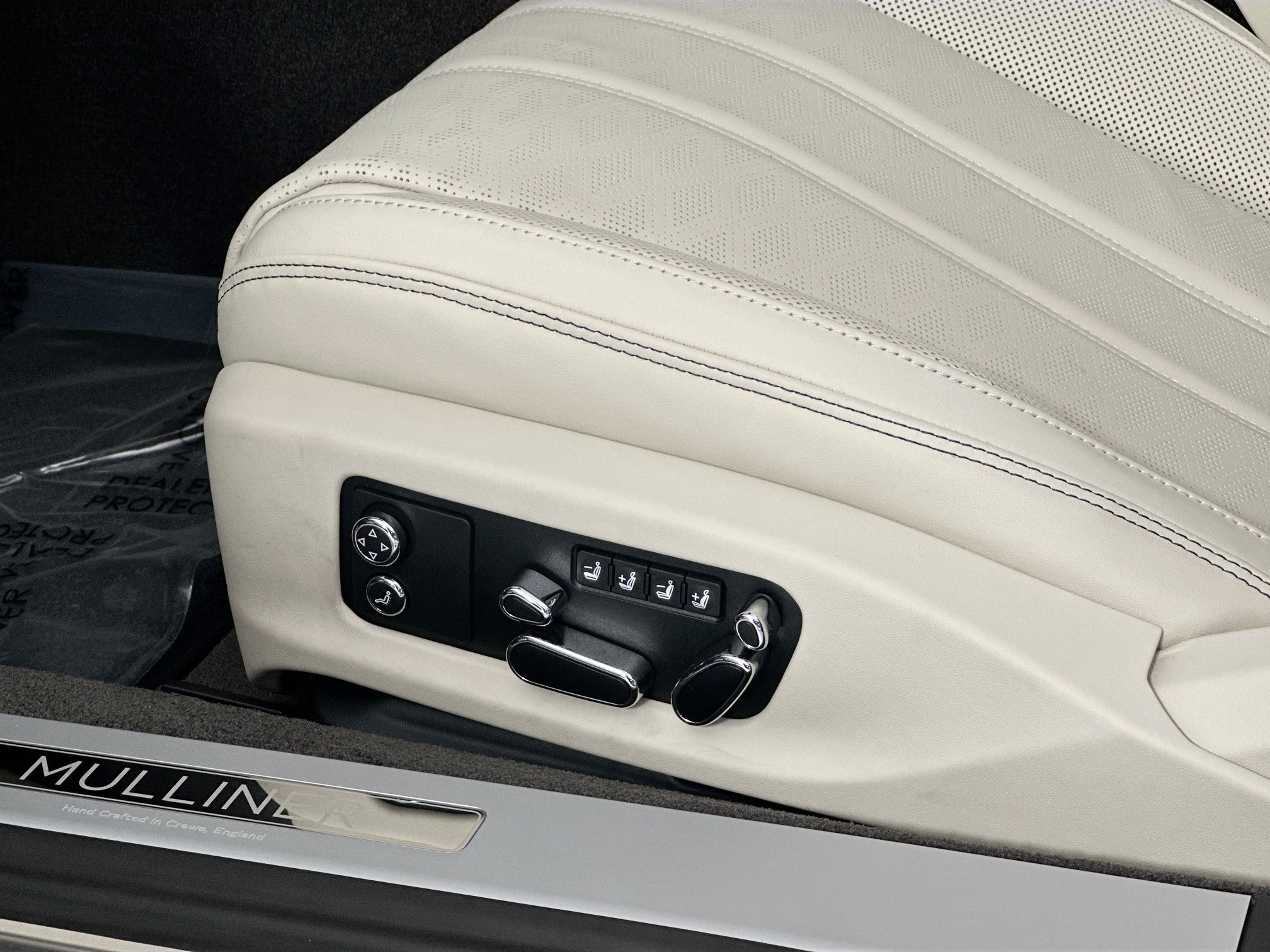 new 2025 Bentley Continental GTC car