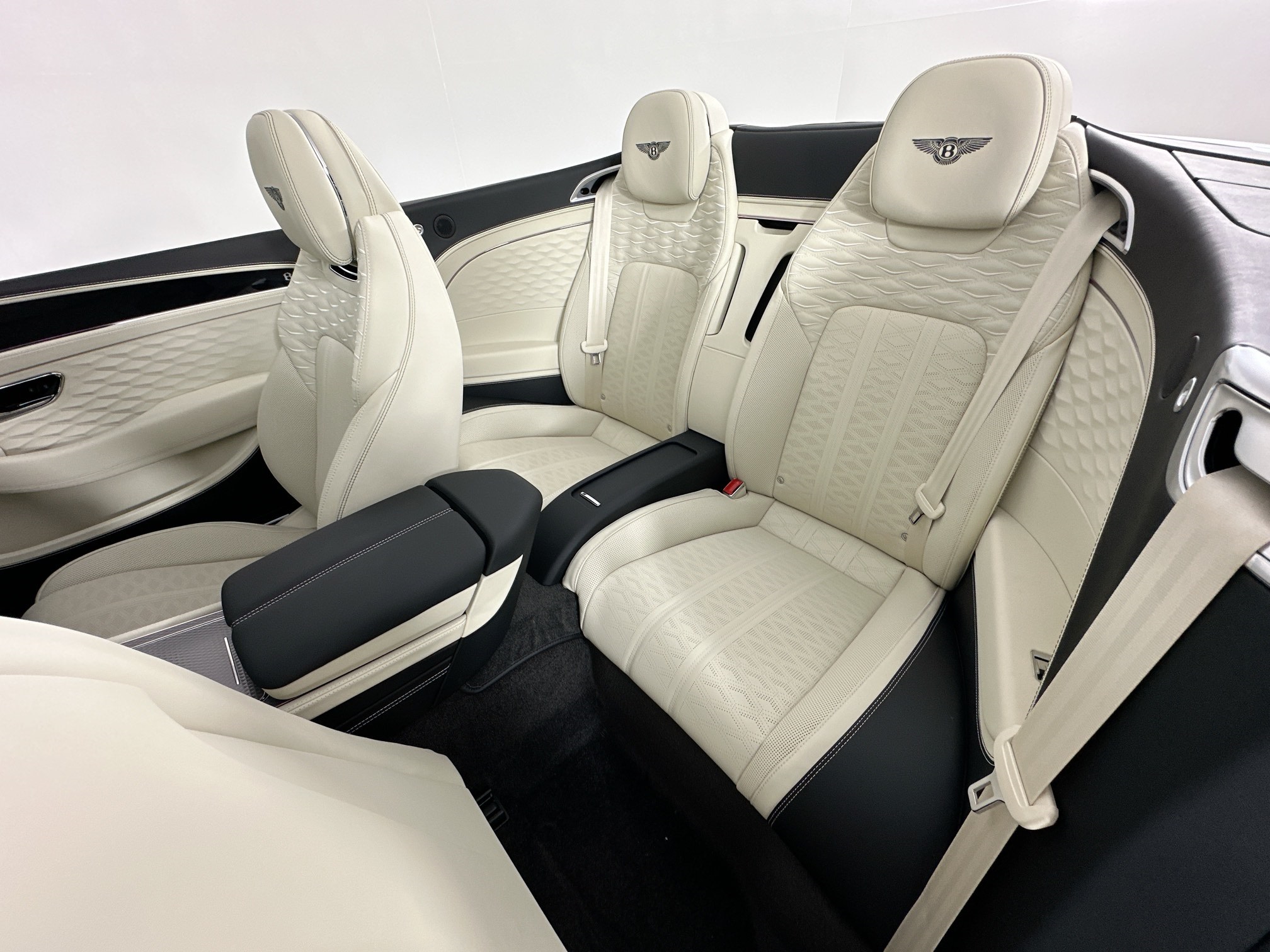new 2025 Bentley Continental GTC car