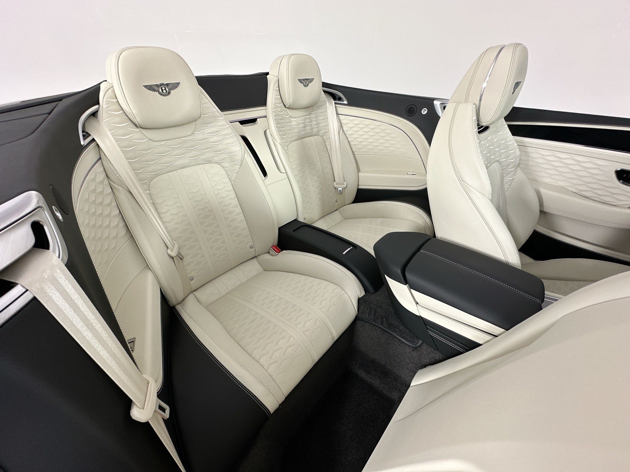 new 2025 Bentley Continental GTC car