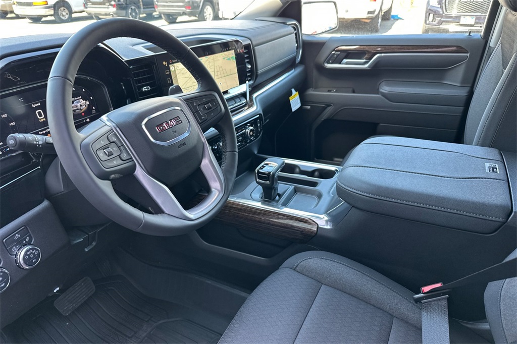 new 2025 GMC Sierra 1500 car, priced at $55,380