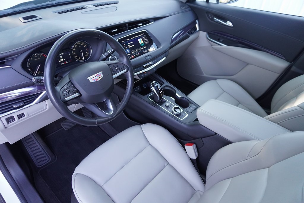 used 2022 Cadillac XT4 car, priced at $23,300