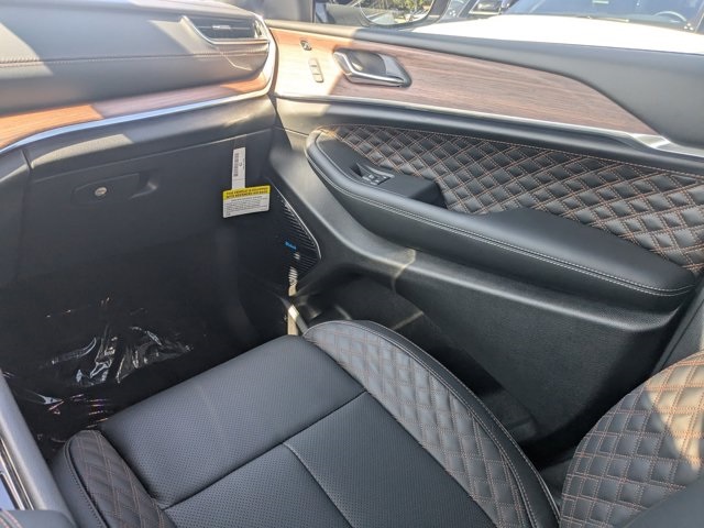 new 2025 Jeep Grand Cherokee car, priced at $59,450